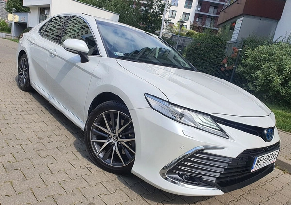 Toyota Camry cena 160900 przebieg: 41991, rok produkcji 2021 z Kałuszyn małe 562